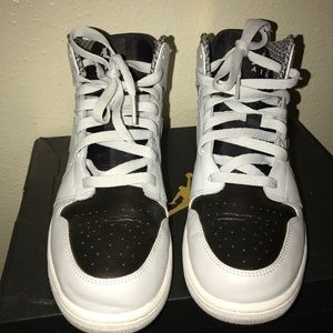 SOLD—Jordan 1 Mid Pure Platinum